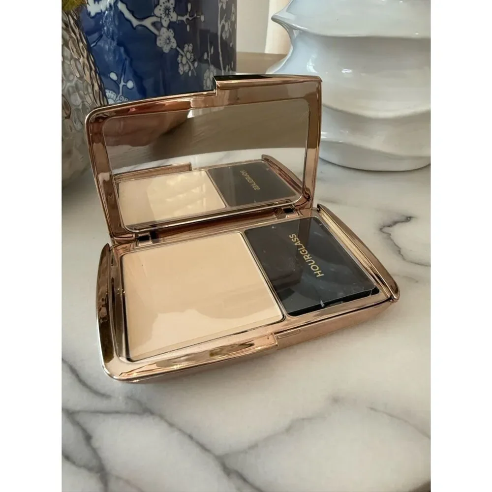 Hourglass Vanish Airbrush Pressed Powder